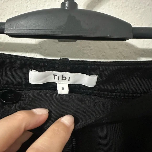 Tibi Black shorts size 8 Black White‎ Pin Stripe Cupro Pleated Front High Rise - Picture 9 of 9